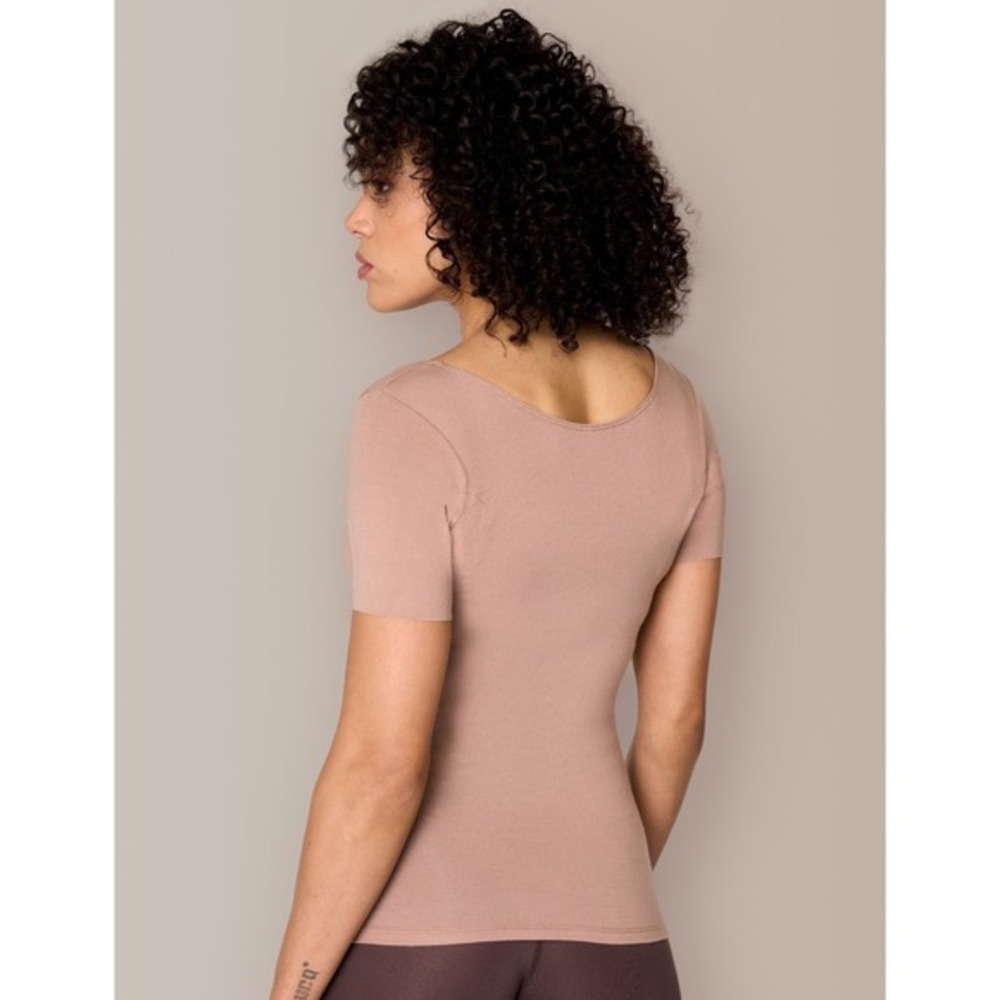 Numi The Signature Undershirt Almond Medium New With Tags - Picture 2 of 6